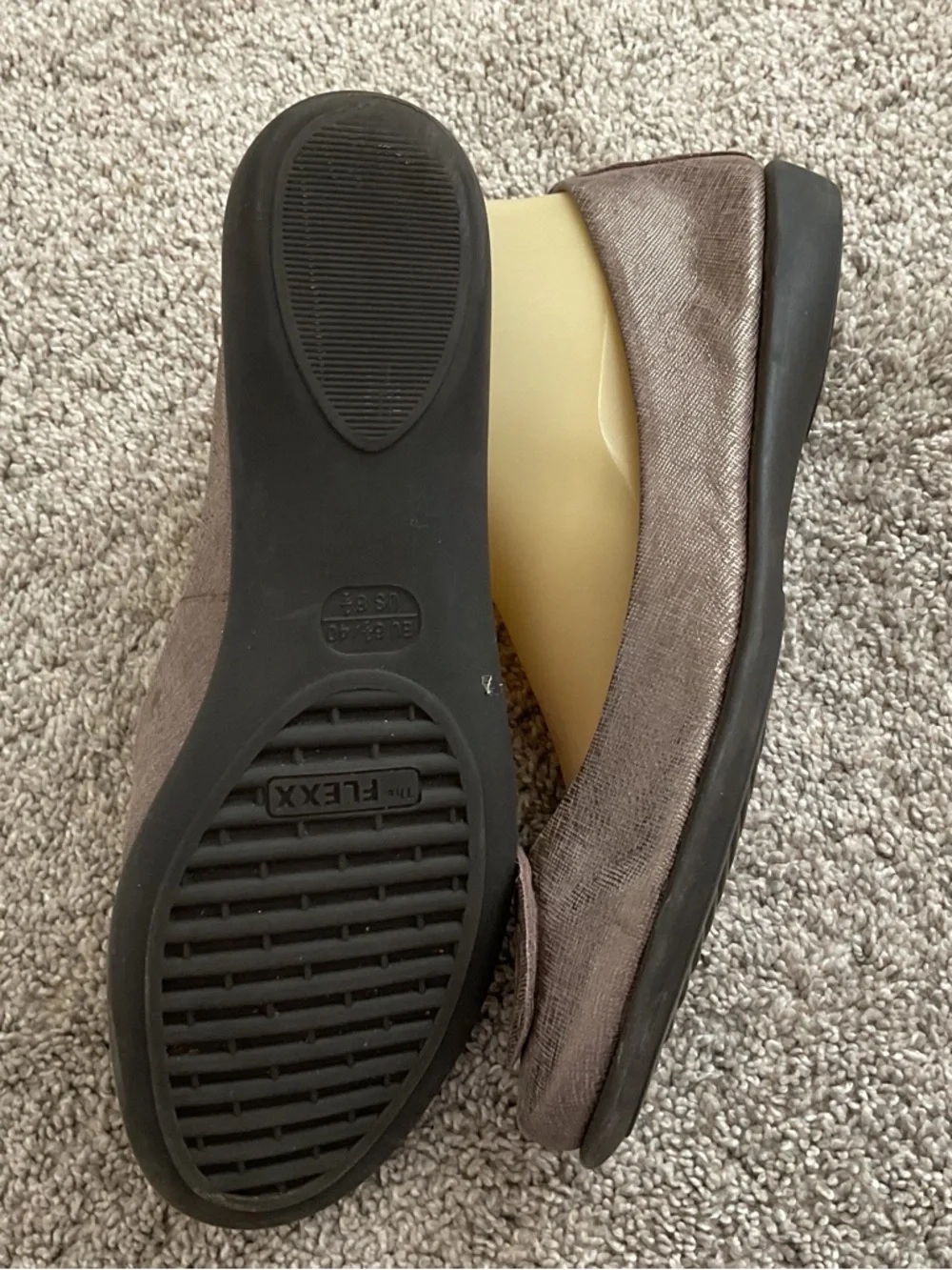 The FLEXX Shoes Womens Size 8.5 Brown Leather Ballet Flats Medallion Slip On